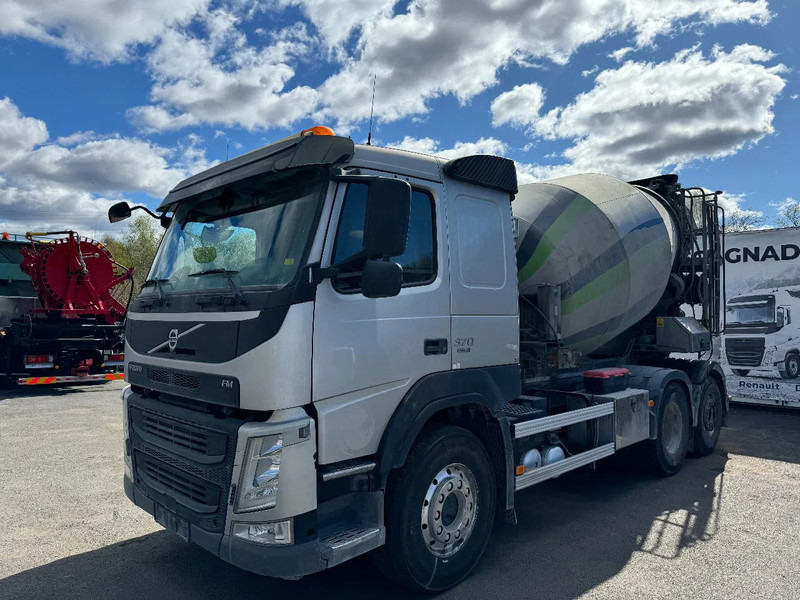 Volvo FM 370 6x2*4, 8m3 Mixer with Hyrdaulic slide, 2016 - شاحنة خلاطة خرسانة: صور 3 Volvo FM 370 6x2*4, 8m3 Mixer with Hyrdaulic slide, 2016 - شاحنة خلاطة خرسانة: صور 3
