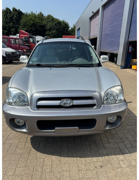 Hyundai Santa Fe **97000KM ONLY** - سيارة دفع رباعي: صور 2 Hyundai Santa Fe **97000KM ONLY** - سيارة دفع رباعي: صور 2