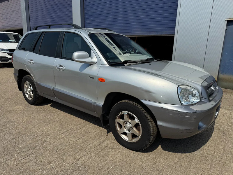 Hyundai Santa Fe **97000KM ONLY** - سيارة دفع رباعي: صور 3 Hyundai Santa Fe **97000KM ONLY** - سيارة دفع رباعي: صور 3