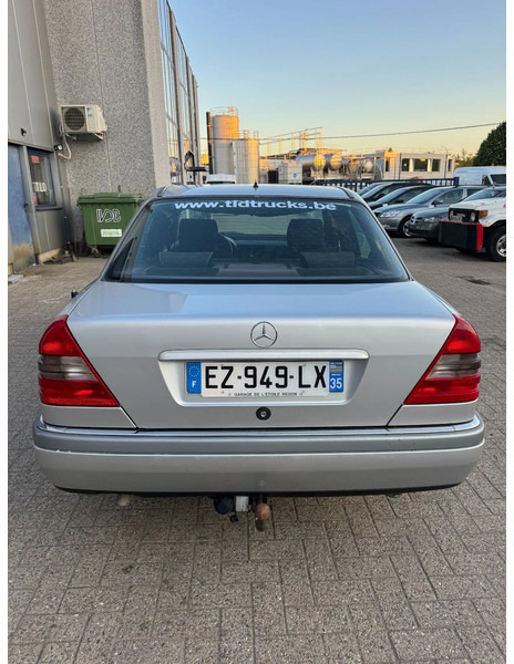 Mercedes-Benz C-Klasse **C180-PETROL-AC** - سيدان: صور 5 Mercedes-Benz C-Klasse **C180-PETROL-AC** - سيدان: صور 5