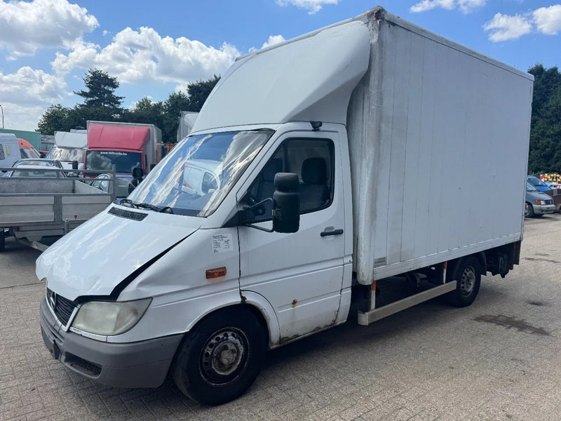 Mercedes-Benz Sprinter 313 **BOX+LIFT** - الشاحنات الصغيرة صندوق مغلق: صور 1 Mercedes-Benz Sprinter 313 **BOX+LIFT** - الشاحنات الصغيرة صندوق مغلق: صور 1