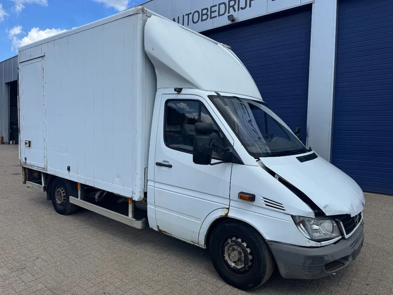 Mercedes-Benz Sprinter 313 **BOX+LIFT** - الشاحنات الصغيرة صندوق مغلق: صور 3 Mercedes-Benz Sprinter 313 **BOX+LIFT** - الشاحنات الصغيرة صندوق مغلق: صور 3