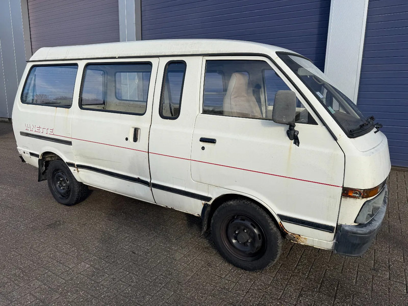 Nissan Vanette **DIESEL-FRANCH ORIGINE** - فان المدمجة: صور 3 Nissan Vanette **DIESEL-FRANCH ORIGINE** - فان المدمجة: صور 3