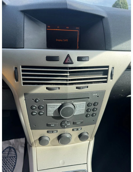 سيارة ستيشن Opel Astra **1700CDTI-AIRCO-EURO 4**: صور 12