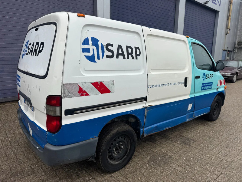 Toyota HiAce **DIESEL-FRENCH VAN** - فان المدمجة: صور 5 Toyota HiAce **DIESEL-FRENCH VAN** - فان المدمجة: صور 5