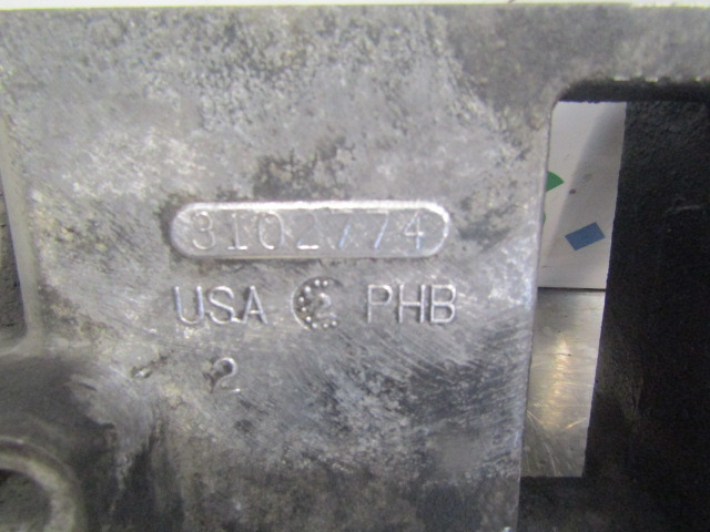 CUMMINS M11 OIL FLTER HOUSING P/NO 3102774 - المحرك و قطع الغيار - شاحنة: صور 2 CUMMINS M11 OIL FLTER HOUSING P/NO 3102774 - المحرك و قطع الغيار - شاحنة: صور 2