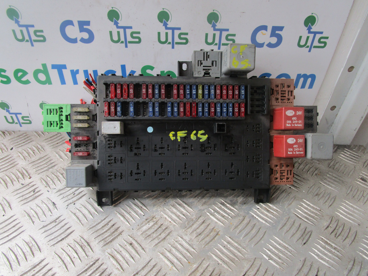 DAF CF 65 FUSEBOARD P/NO 518685102/02 - النظام الكهربائي - شاحنة: صور 1 DAF CF 65 FUSEBOARD P/NO 518685102/02 - النظام الكهربائي - شاحنة: صور 1