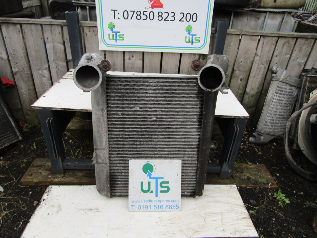 DAF CF 75 INTERCOOLER P/NO 1371318 - المشعاع - شاحنة: صور 1 DAF CF 75 INTERCOOLER P/NO 1371318 - المشعاع - شاحنة: صور 1
