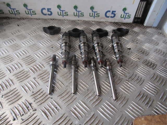 DAF LF 45 EURO 5 INJECTORS (4) COMPLETE WITH PENCILS AND CLAMPS - نظام الوقود - شاحنة: صور 1 DAF LF 45 EURO 5 INJECTORS (4) COMPLETE WITH PENCILS AND CLAMPS - نظام الوقود - شاحنة: صور 1