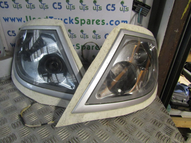 DAF XF EURO 5 SUPER SPACE ROOF LIGHT (PAIR) - النظام الكهربائي - شاحنة: صور 1 DAF XF EURO 5 SUPER SPACE ROOF LIGHT (PAIR) - النظام الكهربائي - شاحنة: صور 1