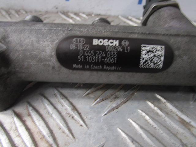 MAN TGL DO834 LFL54 BOSCH FUEL RAIL P/NO 0445224033 - المحرك و قطع الغيار - شاحنة: صور 2 MAN TGL DO834 LFL54 BOSCH FUEL RAIL P/NO 0445224033 - المحرك و قطع الغيار - شاحنة: صور 2
