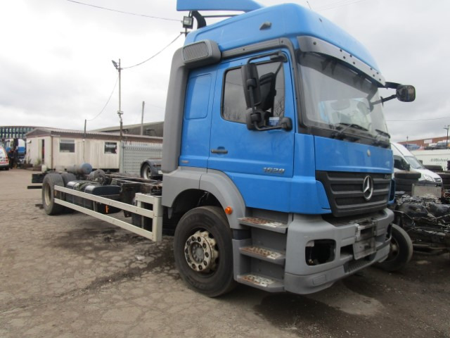 MERCEDES 1829 MANUAL 2011 BREAKING - شاحنة: صور 1 MERCEDES 1829 MANUAL 2011 BREAKING - شاحنة: صور 1