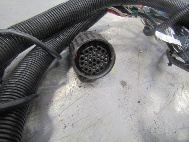 MERCEDES AXOR 1829 MANUAL GEARBOX WIRING HARNESS P/NO 003929484 - النظام الكهربائي - شاحنة: صور 3 MERCEDES AXOR 1829 MANUAL GEARBOX WIRING HARNESS P/NO 003929484 - النظام الكهربائي - شاحنة: صور 3