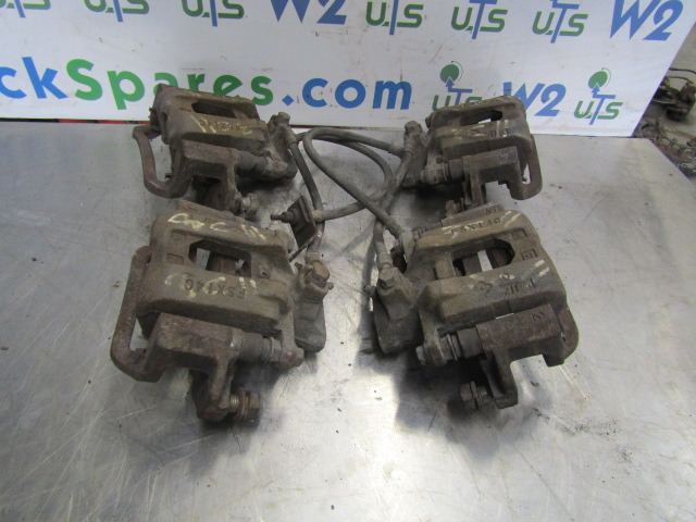 MITSUBISHI FUSO 3C11/3C13 FRONT BRAKE CALIPERS P/NO FSX14C - أجزاء الفرامل - شاحنة: صور 1 MITSUBISHI FUSO 3C11/3C13 FRONT BRAKE CALIPERS P/NO FSX14C - أجزاء الفرامل - شاحنة: صور 1