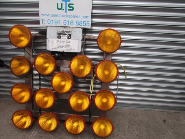 ROAD TRAFFIC MANAGEMENT LIGHTING SET - النظام الكهربائي - سيارة بلدية: صور 2 ROAD TRAFFIC MANAGEMENT LIGHTING SET - النظام الكهربائي - سيارة بلدية: صور 2