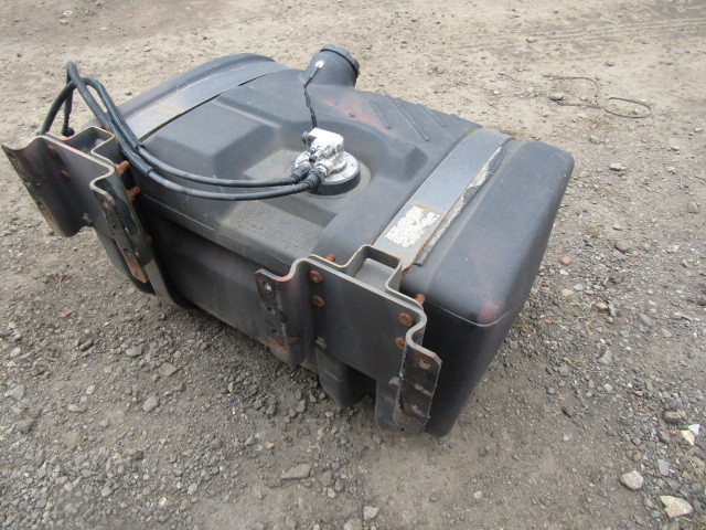 VOLVO FE FUEL TANK 300 LITRE P/NO 20823454 - خزان وقود - شاحنة: صور 2 VOLVO FE FUEL TANK 300 LITRE P/NO 20823454 - خزان وقود - شاحنة: صور 2