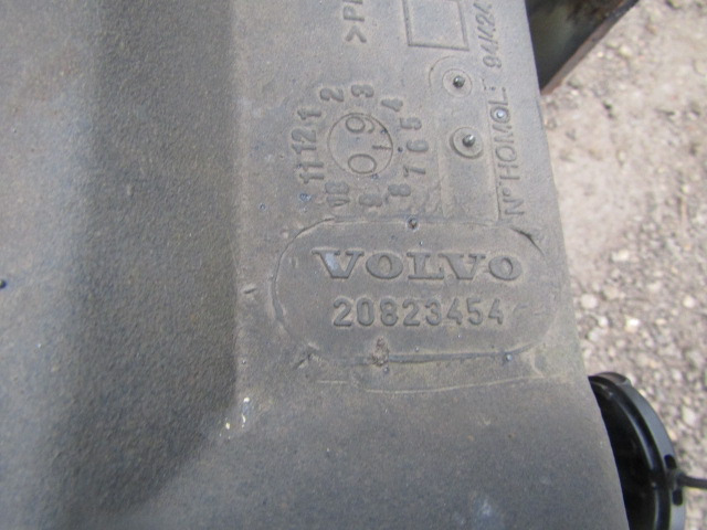 VOLVO FE FUEL TANK 300 LITRE P/NO 20823454 - خزان وقود - شاحنة: صور 3 VOLVO FE FUEL TANK 300 LITRE P/NO 20823454 - خزان وقود - شاحنة: صور 3