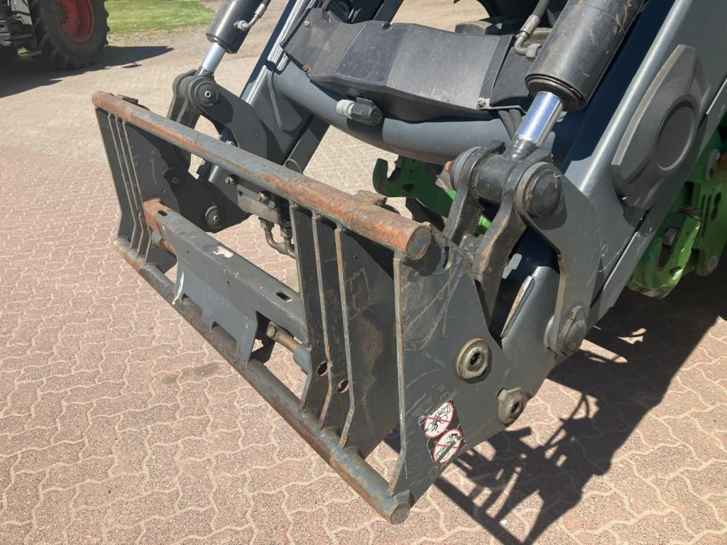 John Deere 6125R - جرار: صور 5 John Deere 6125R - جرار: صور 5