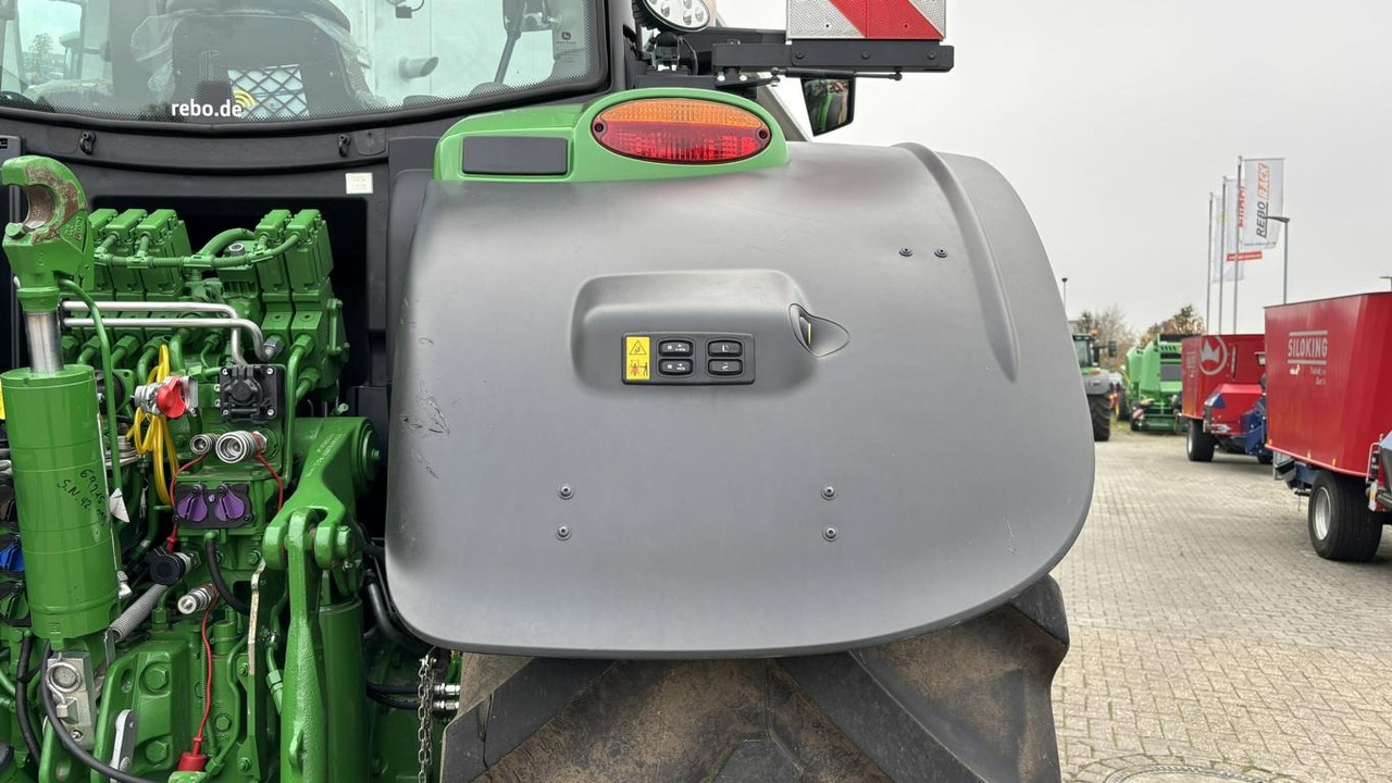 John Deere 6R215 - جرار: صور 4 John Deere 6R215 - جرار: صور 4
