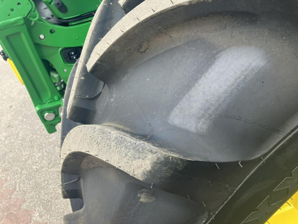 John Deere 6R215 - جرار: صور 2 John Deere 6R215 - جرار: صور 2
