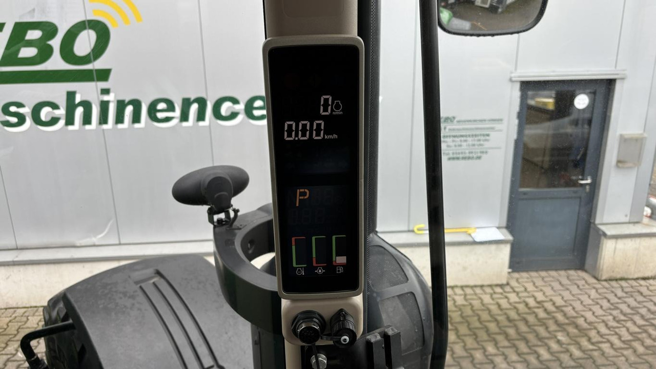 John Deere 8285R ALLRADTRAKTOR - جرار: صور 5 John Deere 8285R ALLRADTRAKTOR - جرار: صور 5