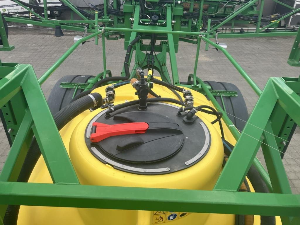 آلة الرش المقطورة John Deere BASISMASCHINE R944I POWRSPRAY: صور 9