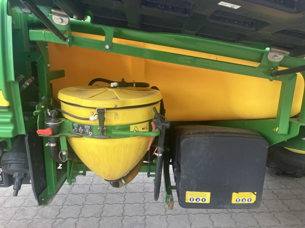 آلة الرش المقطورة John Deere BASISMASCHINE R944I POWRSPRAY: صور 10