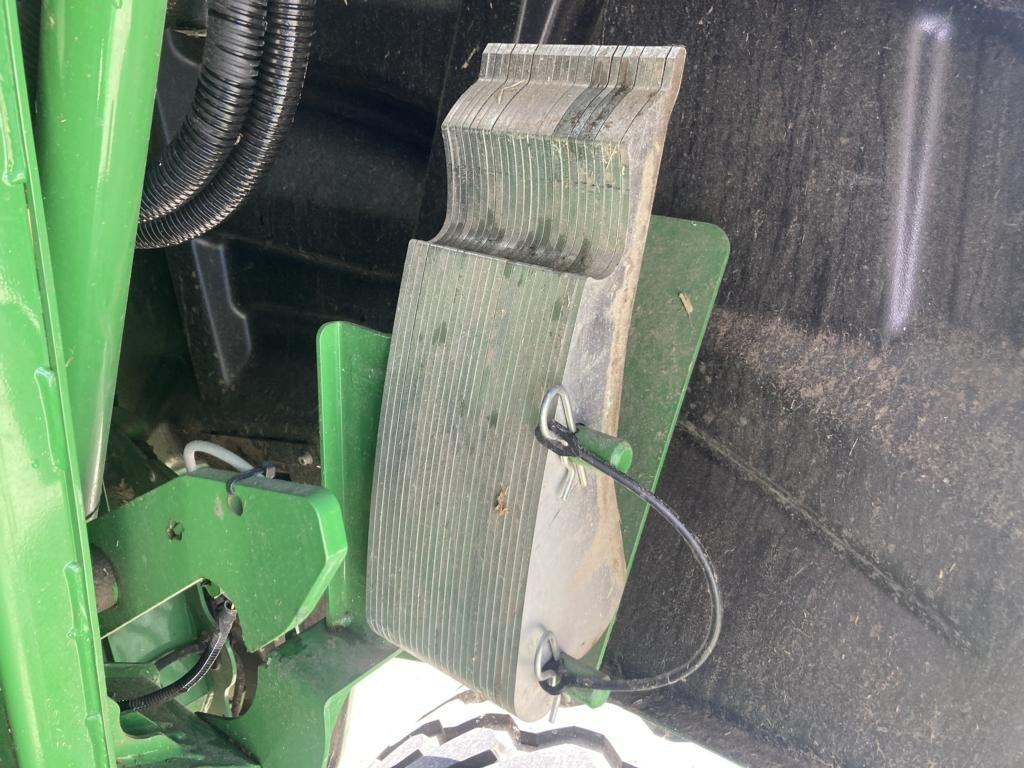 John Deere V461M - PAKET FÜR RUNDBALLENPR - معدة تغليف البالات: صور 3 John Deere V461M - PAKET FÜR RUNDBALLENPR - معدة تغليف البالات: صور 3