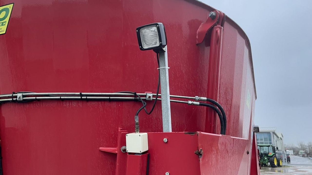 Mayer VM-16 SELBSTFAHRER - آلة خلط وتوزيع الأعلاف: صور 3 Mayer VM-16 SELBSTFAHRER - آلة خلط وتوزيع الأعلاف: صور 3