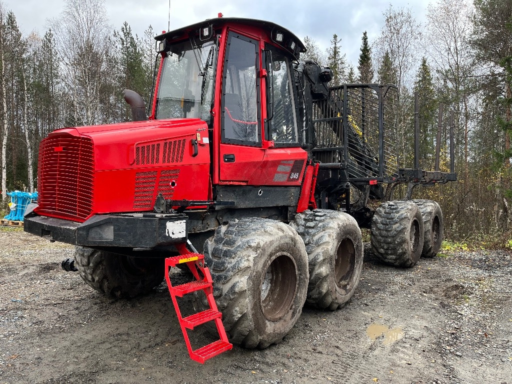 Komatsu 845 - شاحنات نقل الأخشاب في الغابات: صور 1 Komatsu 845 - شاحنات نقل الأخشاب في الغابات: صور 1