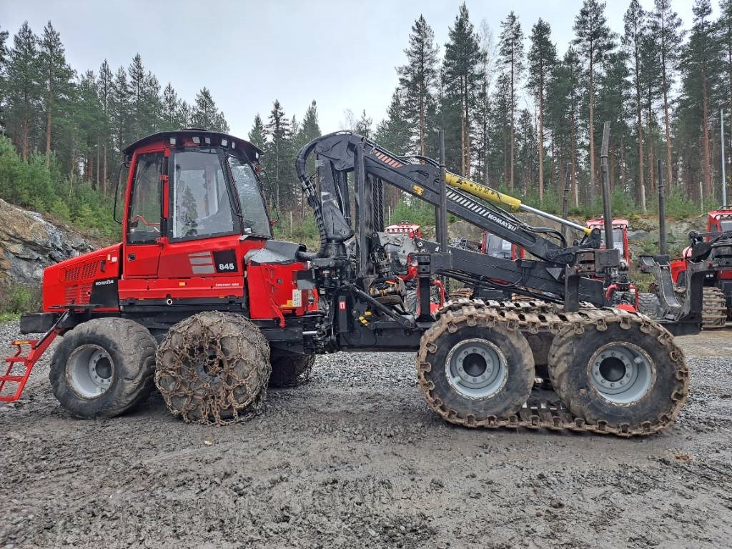 Komatsu 845 - شاحنات نقل الأخشاب في الغابات: صور 2 Komatsu 845 - شاحنات نقل الأخشاب في الغابات: صور 2