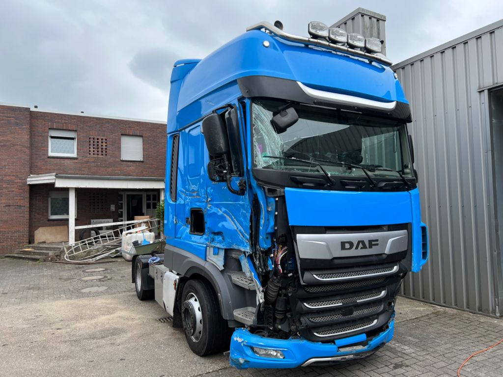 DAF XF 430 Superspace 2019 Hubsattelkupplung - شاحنة جرار: صور 1 DAF XF 430 Superspace 2019 Hubsattelkupplung - شاحنة جرار: صور 1