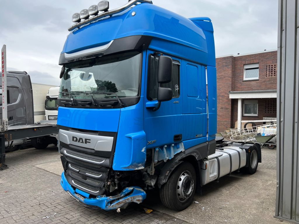 DAF XF 430 Superspace 2019 Hubsattelkupplung - شاحنة جرار: صور 3 DAF XF 430 Superspace 2019 Hubsattelkupplung - شاحنة جرار: صور 3