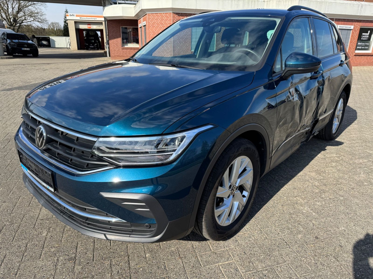 Volkswagen Tiguan Life 4Motion 2.0 TDI 7-Gang AHK - سيارة دفع رباعي: صور 3 Volkswagen Tiguan Life 4Motion 2.0 TDI 7-Gang AHK - سيارة دفع رباعي: صور 3