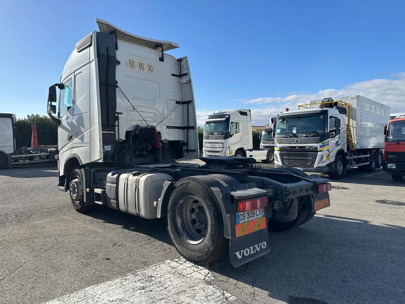 Volvo FH - شاحنة جرار: صور 3 Volvo FH - شاحنة جرار: صور 3