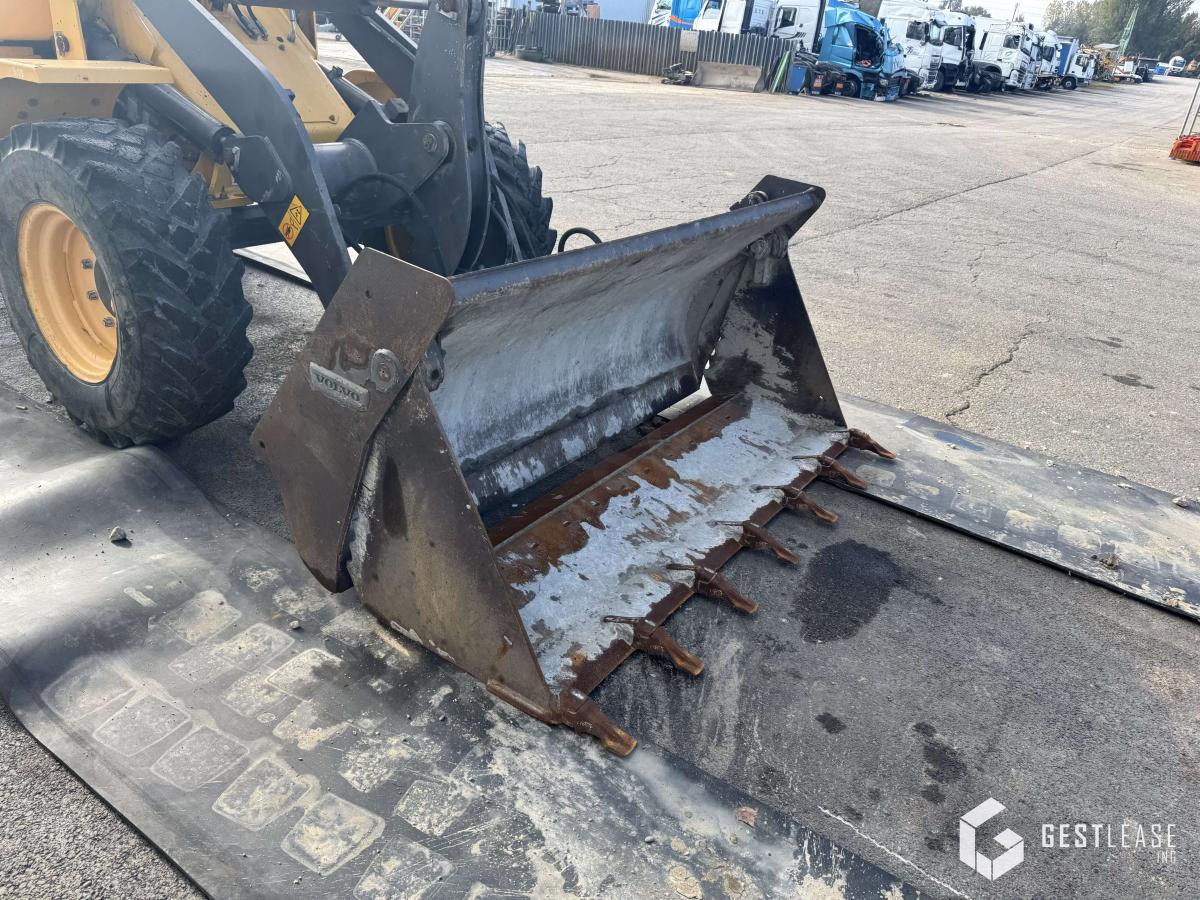 Volvo L30G - اللودر بعجل: صور 5 Volvo L30G - اللودر بعجل: صور 5