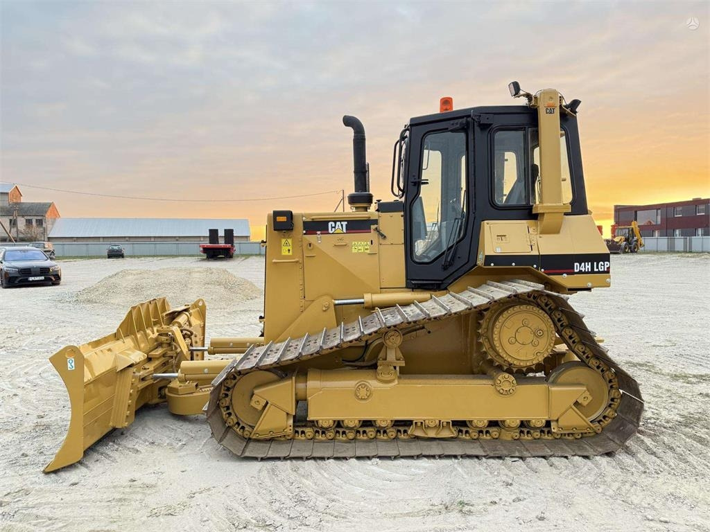 CAT D4H LGP USA MADE - بلدوزر: صور 2 CAT D4H LGP USA MADE - بلدوزر: صور 2