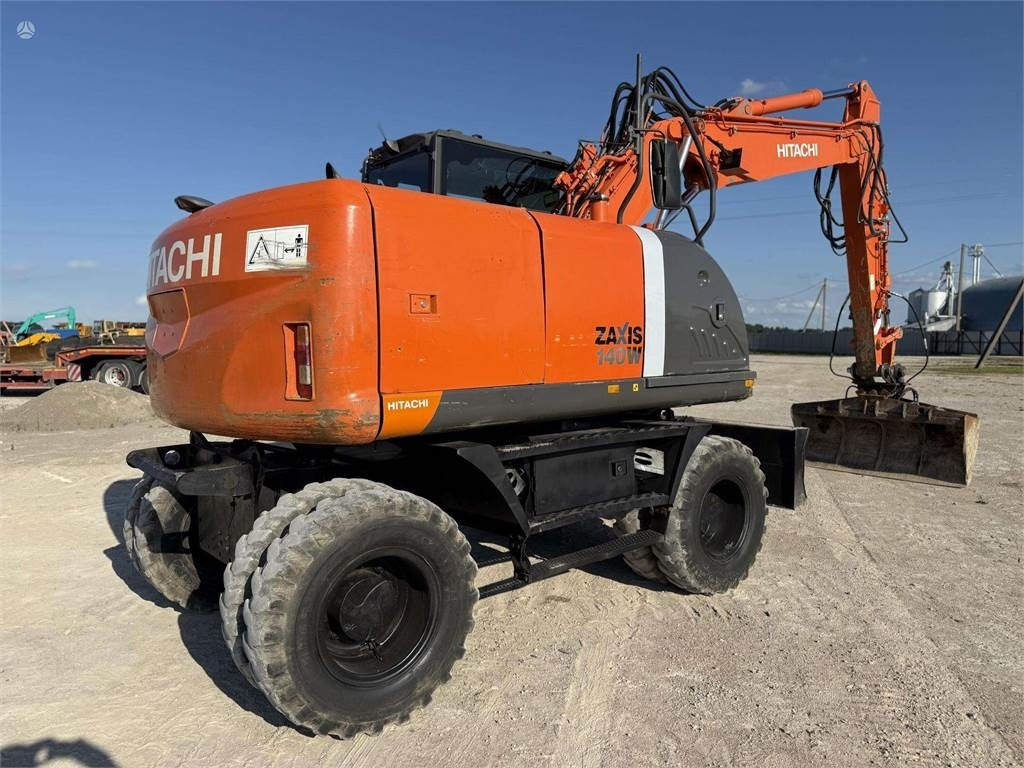 Hitachi ZX 140 W - حفارة على عجلات: صور 4 Hitachi ZX 140 W - حفارة على عجلات: صور 4