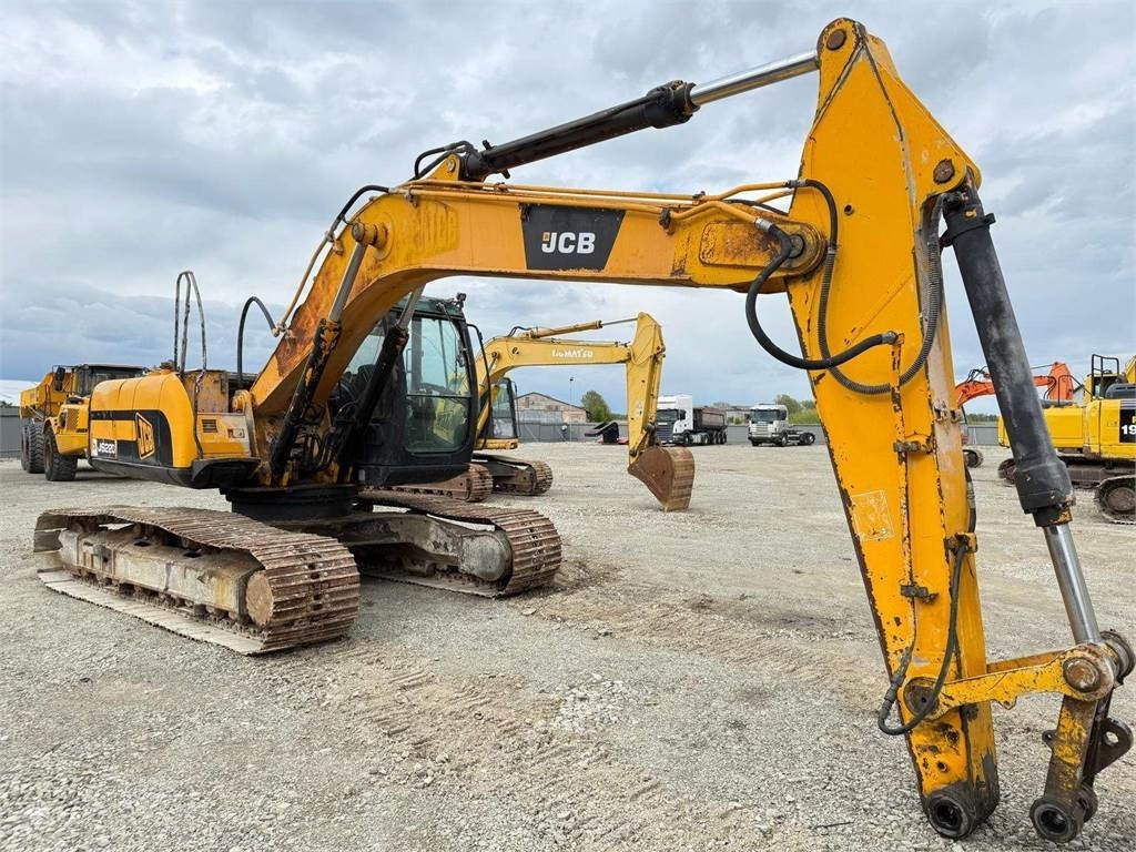 JCB JS 220 LC - حفارات زحافة: صور 1 JCB JS 220 LC - حفارات زحافة: صور 1