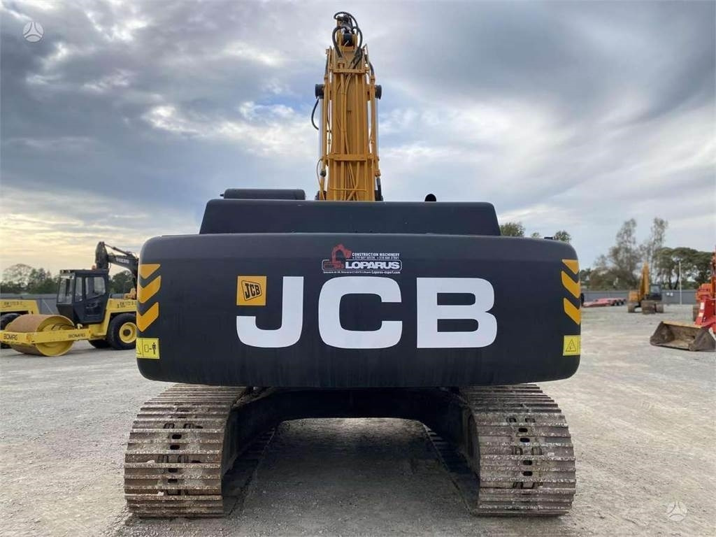 JCB JS 330 LC , ISUZU MANUAL PUMP - حفارات زحافة: صور 4 JCB JS 330 LC , ISUZU MANUAL PUMP - حفارات زحافة: صور 4