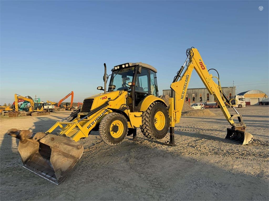 New Holland B 110-4PT , 2 quick couplers - حفار متعدد الاستخدام: صور 1 New Holland B 110-4PT , 2 quick couplers - حفار متعدد الاستخدام: صور 1