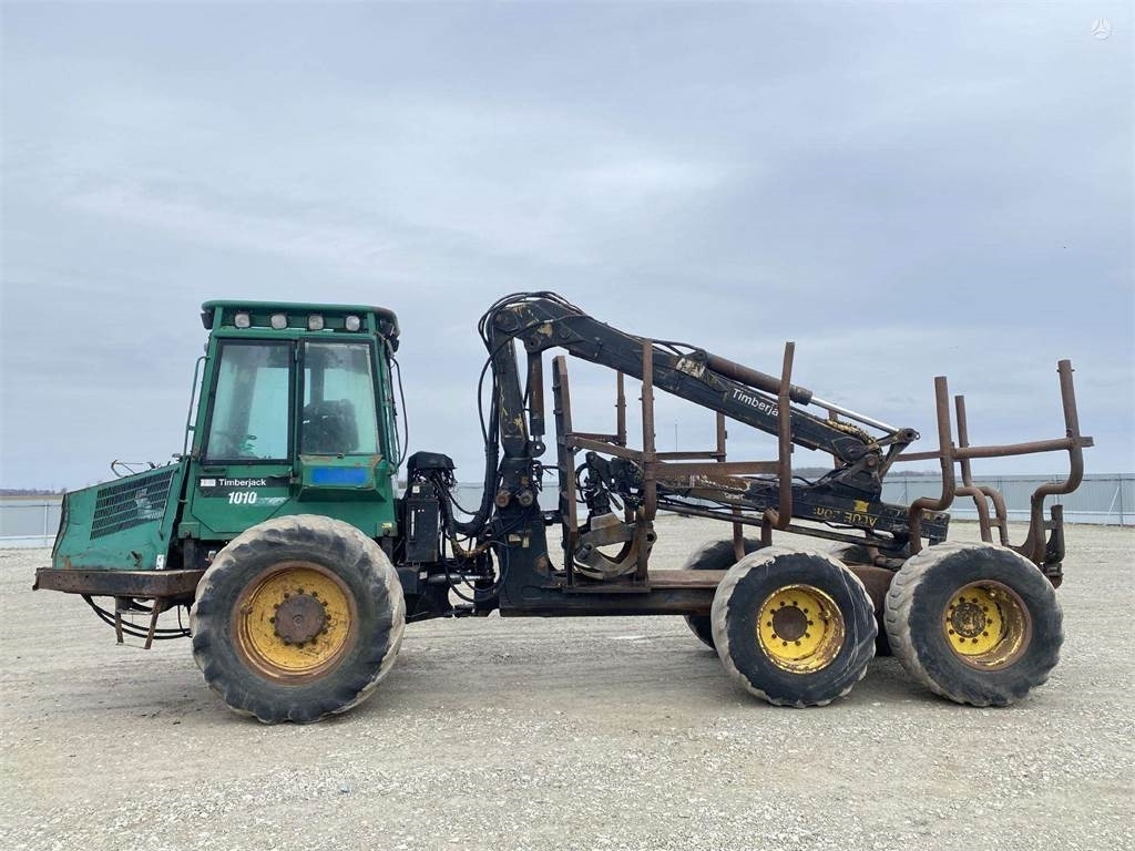 Timberjack 1010 , VISAS ARBA DALIMIS - شاحنات نقل الأخشاب في الغابات: صور 3 Timberjack 1010 , VISAS ARBA DALIMIS - شاحنات نقل الأخشاب في الغابات: صور 3