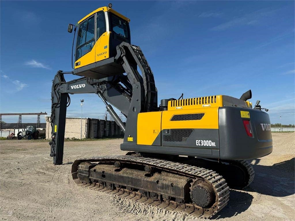 Volvo EC 300 DNL Cabin Lift - حفارات زحافة: صور 1 Volvo EC 300 DNL Cabin Lift - حفارات زحافة: صور 1