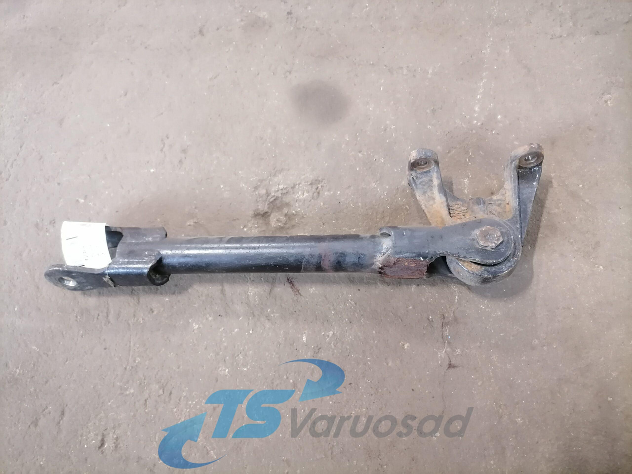 MAN Anti roll bar bracket 81437185111 - عمود التوازن - شاحنة: صور 2 MAN Anti roll bar bracket 81437185111 - عمود التوازن - شاحنة: صور 2