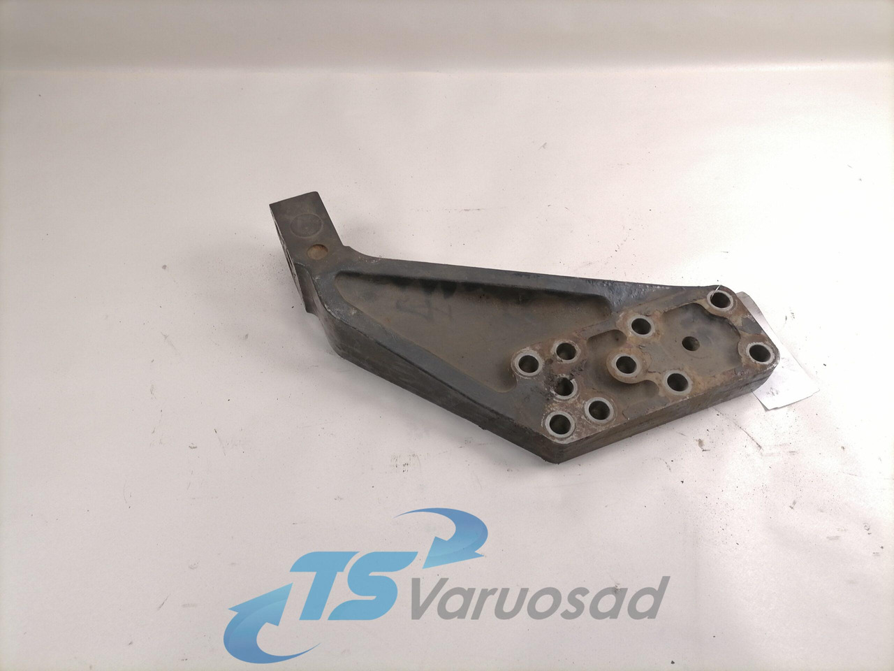 MAN Engine bracket 51415013046 - المحرك و قطع الغيار - شاحنة: صور 1 MAN Engine bracket 51415013046 - المحرك و قطع الغيار - شاحنة: صور 1