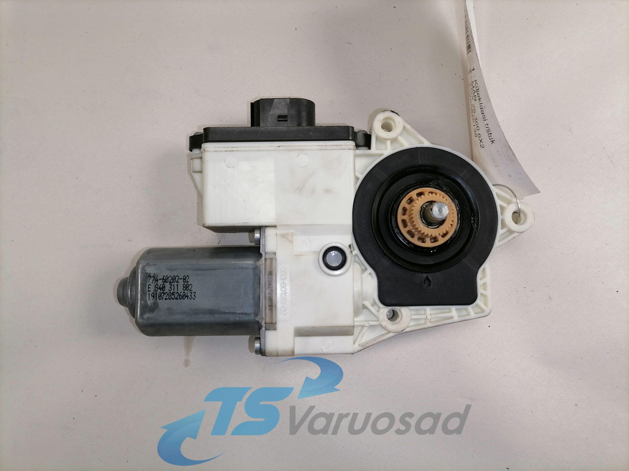 MAN Glass lift 81286016138 - نافذة و قطع الغيار - شاحنة: صور 4 MAN Glass lift 81286016138 - نافذة و قطع الغيار - شاحنة: صور 4