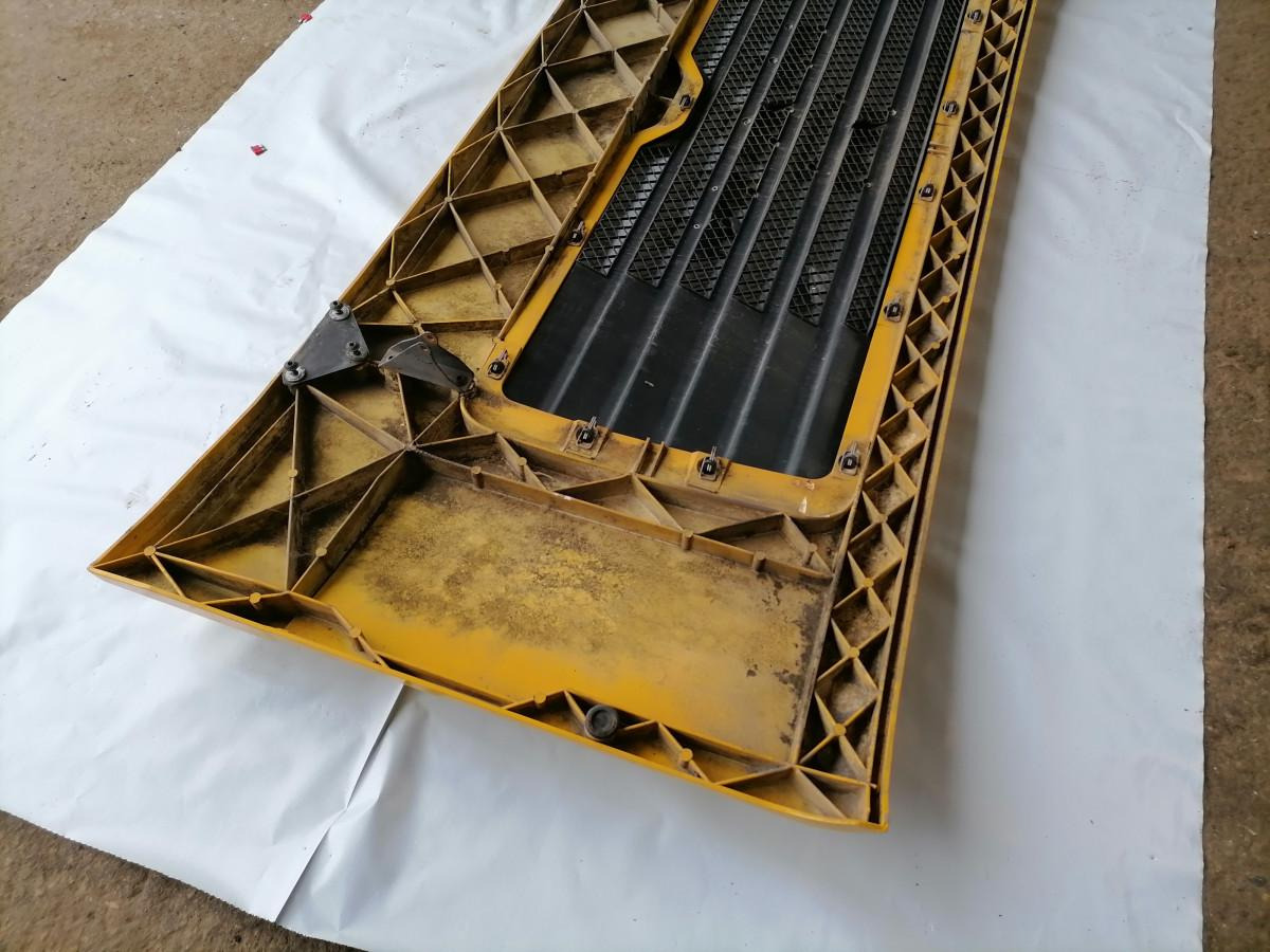 MAN Grille panel 81611100042 - جلوپنجره - شاحنة: صور 3 MAN Grille panel 81611100042 - جلوپنجره - شاحنة: صور 3
