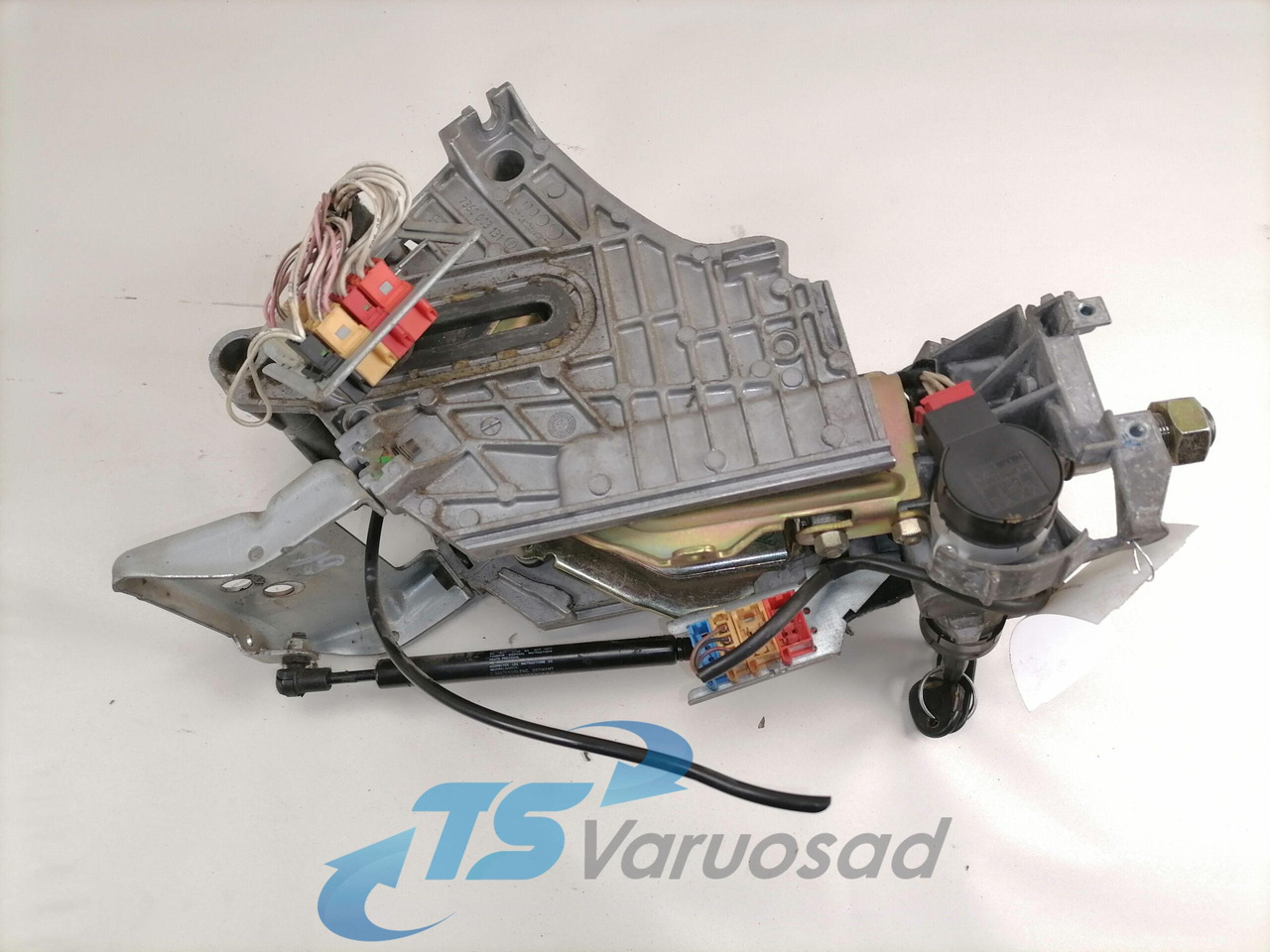 MAN Roolisammas 81461136235 - عمود التوجيه - شاحنة: صور 3 MAN Roolisammas 81461136235 - عمود التوجيه - شاحنة: صور 3