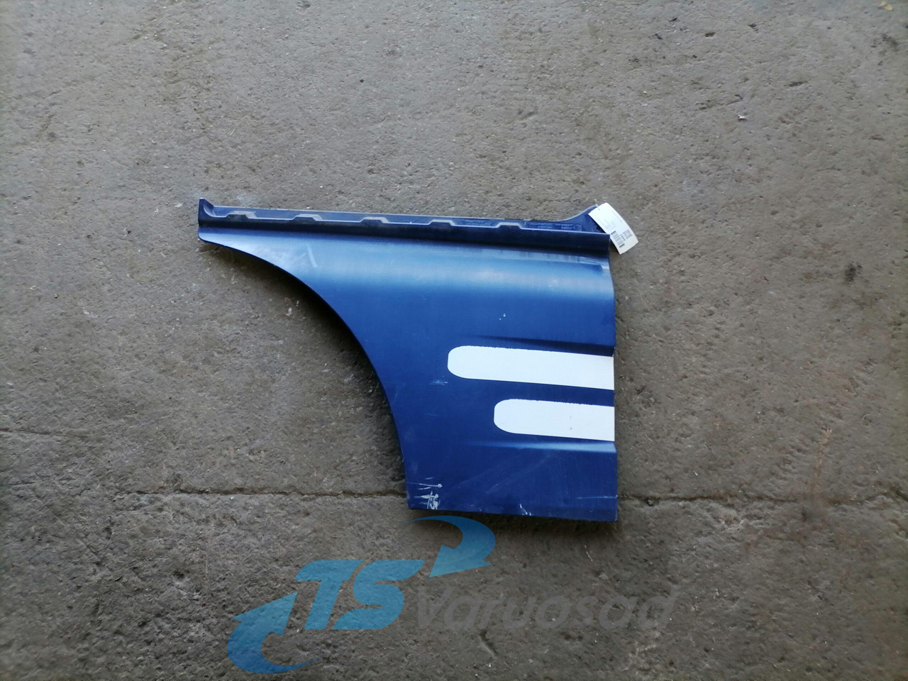 MAN Ukse pikendus, parem 81626100018 - باب و قطع الغيار - شاحنة: صور 1 MAN Ukse pikendus, parem 81626100018 - باب و قطع الغيار - شاحنة: صور 1