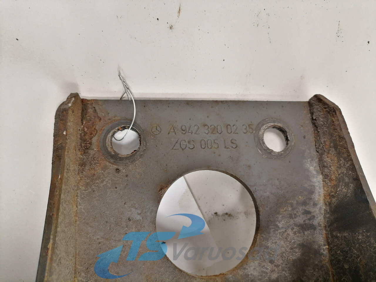 Mercedes-Benz Air spring bracket A9423200235 - تعليق هوائي - شاحنة: صور 3 Mercedes-Benz Air spring bracket A9423200235 - تعليق هوائي - شاحنة: صور 3